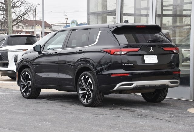 2024 Mitsubishi Outlander SE