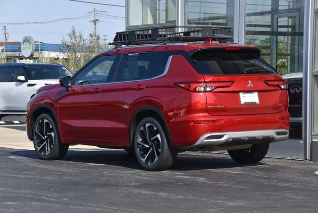 2023 Mitsubishi Outlander Base