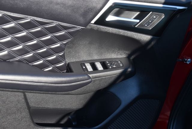 2023 Mitsubishi Outlander Base