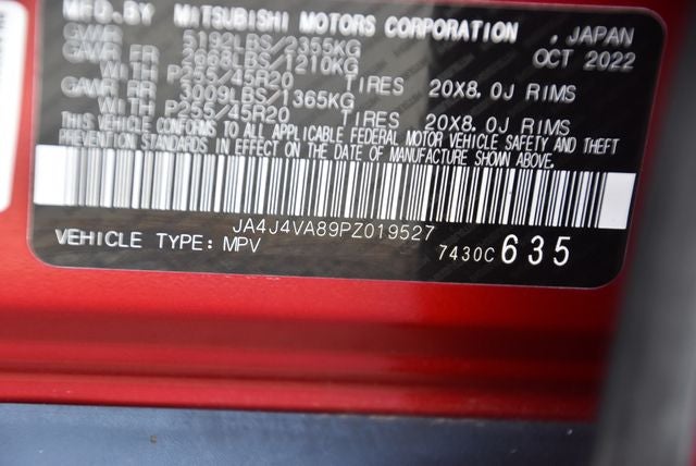 2023 Mitsubishi Outlander Base