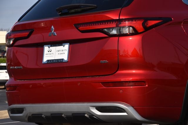 2023 Mitsubishi Outlander Base