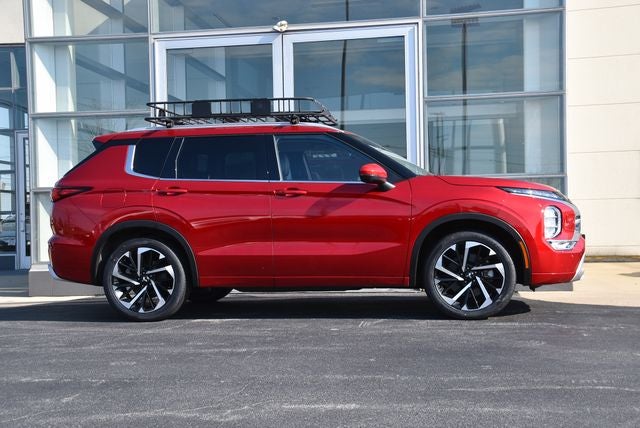2023 Mitsubishi Outlander Base