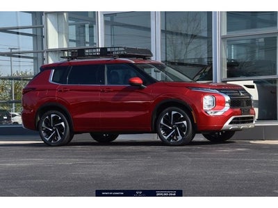 2023 Mitsubishi Outlander Base
