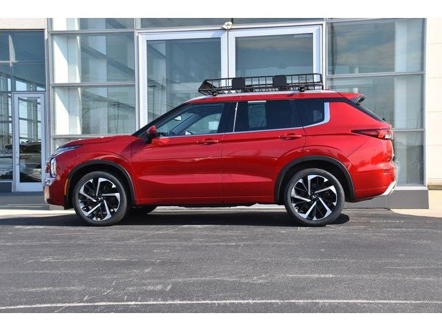 2023 Mitsubishi Outlander Base