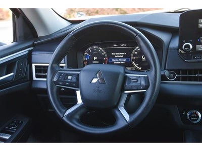 2023 Mitsubishi Outlander Base