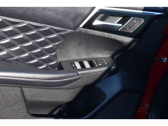 2023 Mitsubishi Outlander Base