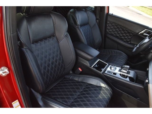 2023 Mitsubishi Outlander Base