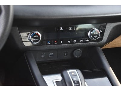 2023 Mitsubishi Outlander Base