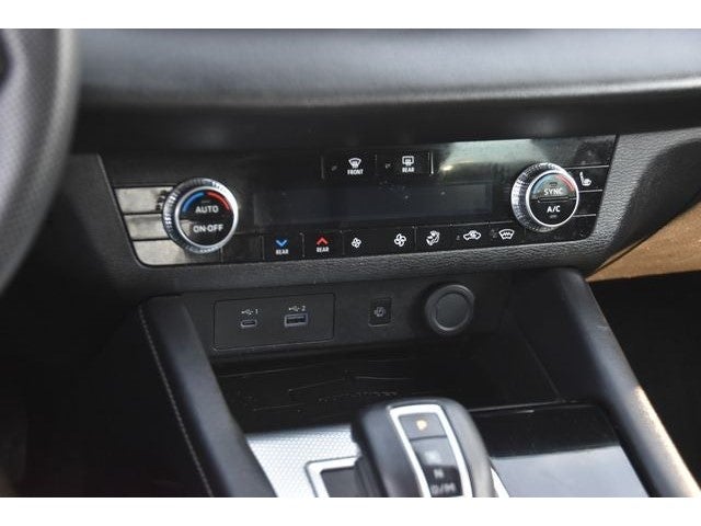 2023 Mitsubishi Outlander Base