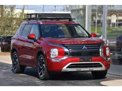 2023 Mitsubishi Outlander Base