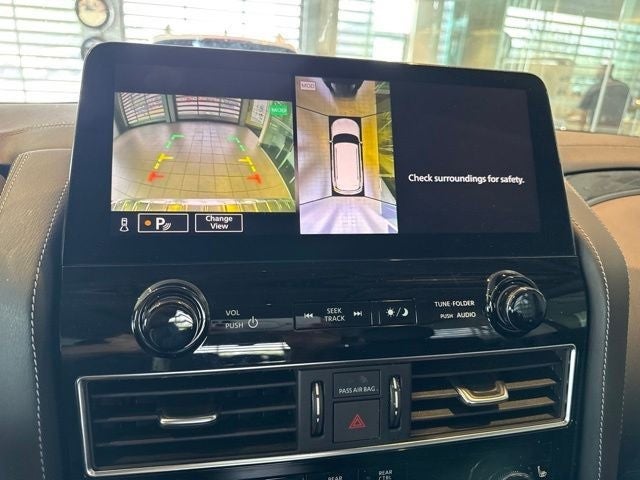 2023 INFINITI QX80 LUXE 4WD
