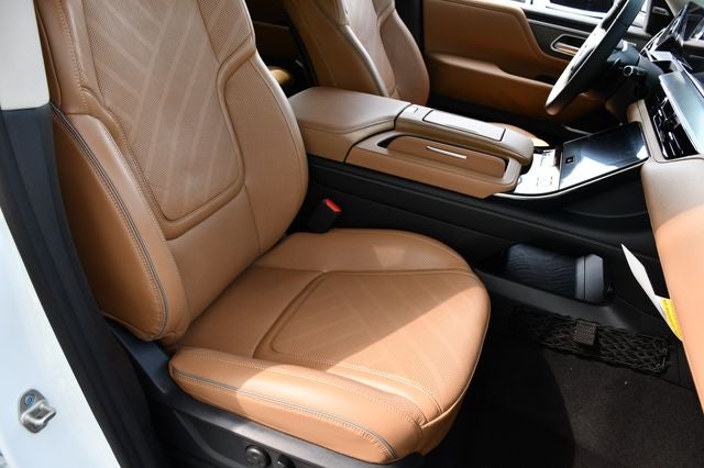 2027 INFINITI QX80 Luxe 4WD