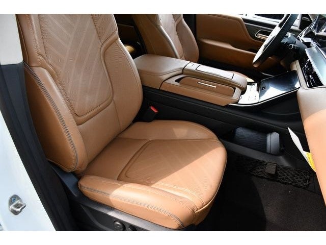 2027 INFINITI QX80 Luxe 4WD