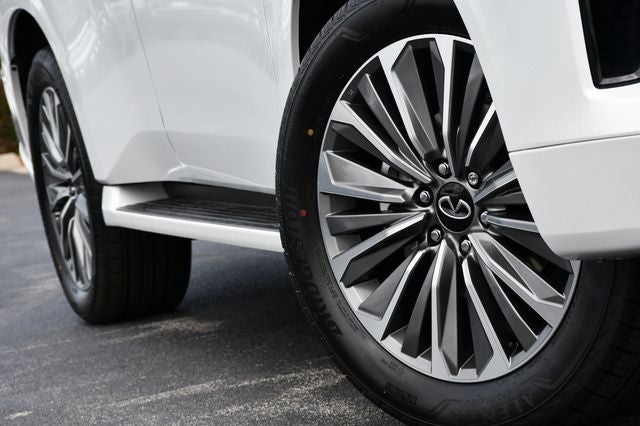 2027 INFINITI QX80 Luxe 4WD