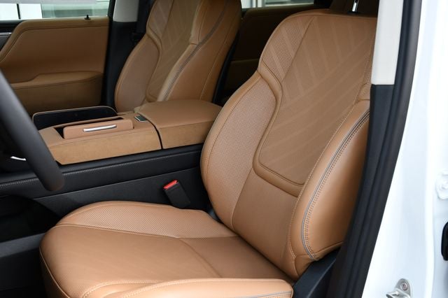 2027 INFINITI QX80 Luxe 4WD