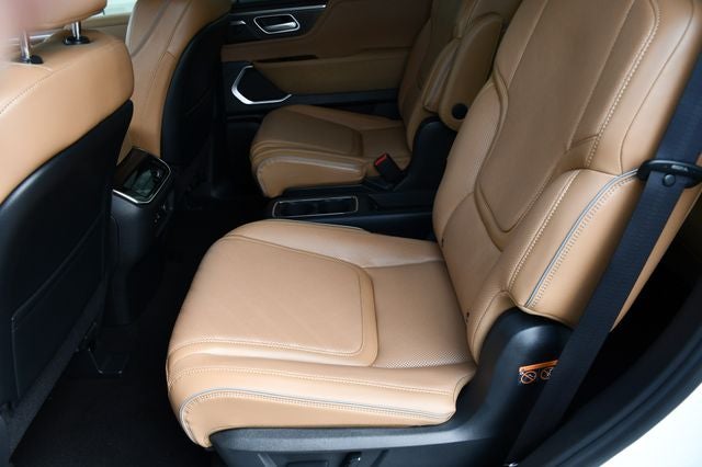 2027 INFINITI QX80 Luxe 4WD