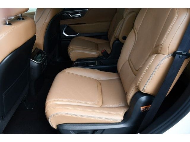 2027 INFINITI QX80 Luxe 4WD
