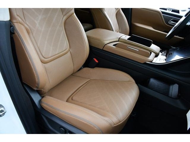 2027 INFINITI QX80 Luxe 4WD