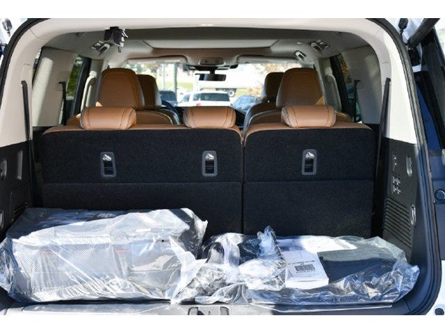 2027 INFINITI QX80 Luxe 4WD