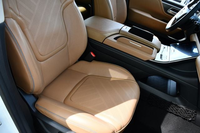 2027 INFINITI QX80 Luxe 4WD