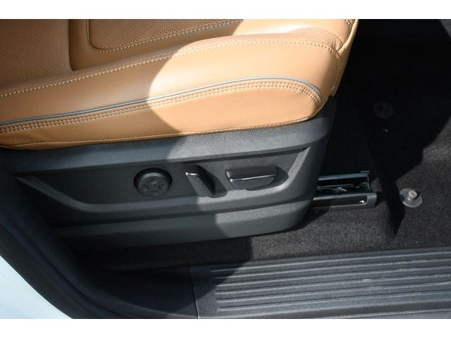 2027 INFINITI QX80 Luxe 4WD