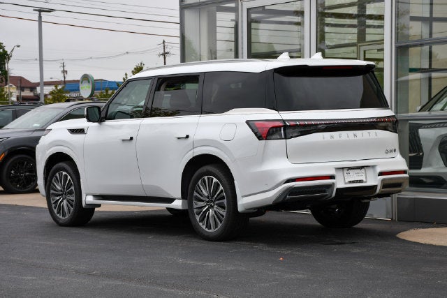 2027 INFINITI QX80 Luxe 4WD