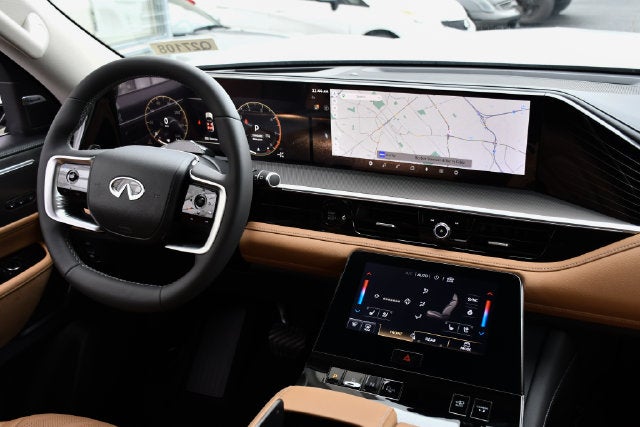 2027 INFINITI QX80 LUXE