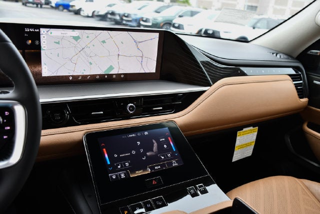 2027 INFINITI QX80 Luxe 4WD
