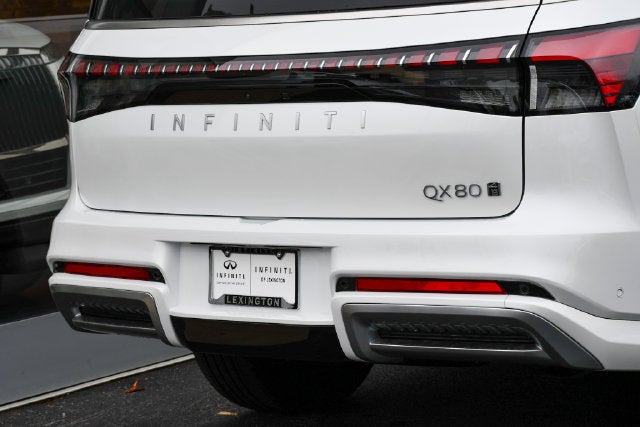 2027 INFINITI QX80 Luxe 4WD