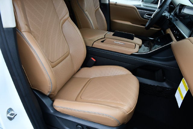2027 INFINITI QX80 Luxe 4WD