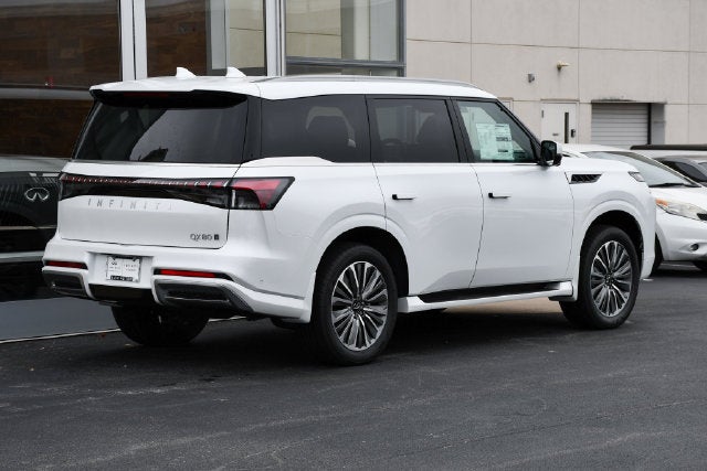 2027 INFINITI QX80 LUXE