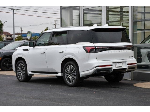 2027 INFINITI QX80 Luxe 4WD