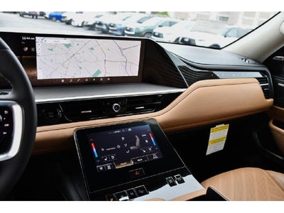 2027 INFINITI QX80 Luxe 4WD