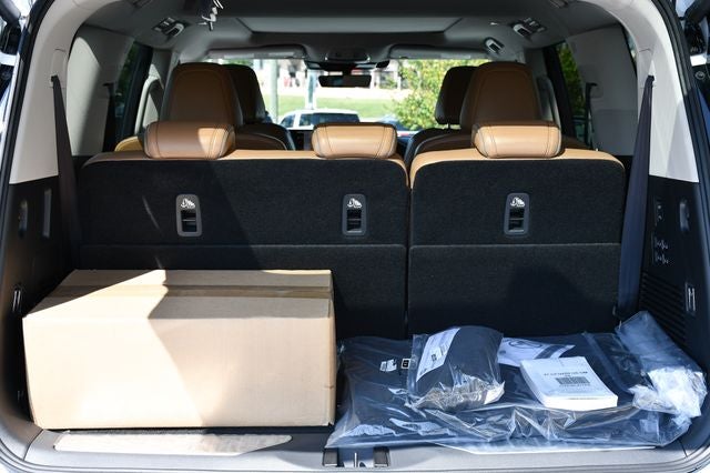 2027 INFINITI QX80 Luxe 4WD