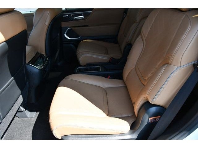 2027 INFINITI QX80 Luxe 4WD