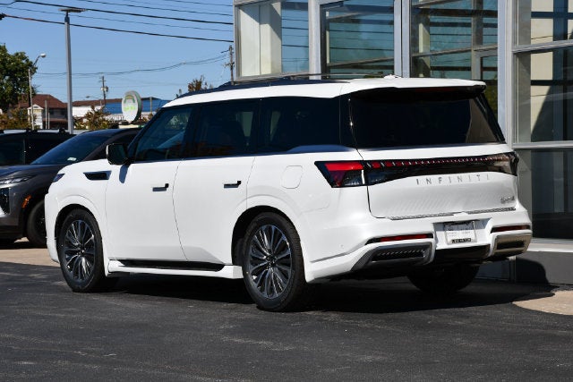 2027 INFINITI QX80 Luxe 4WD