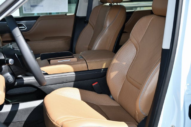 2027 INFINITI QX80 Luxe 4WD
