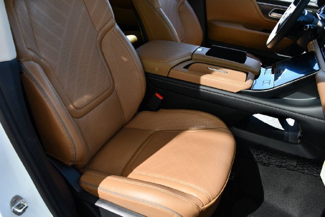 2027 INFINITI QX80 Luxe 4WD