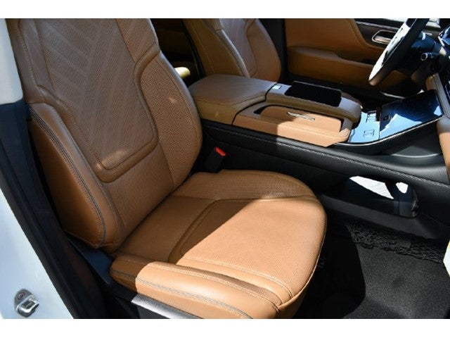 2027 INFINITI QX80 Luxe 4WD