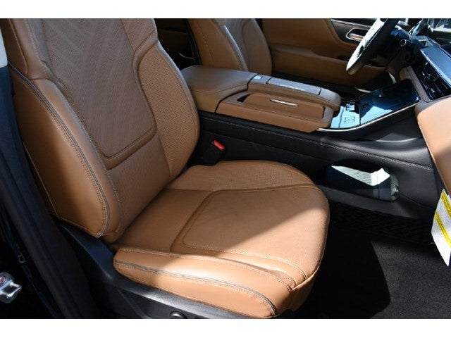 2027 INFINITI QX80 Luxe 4WD