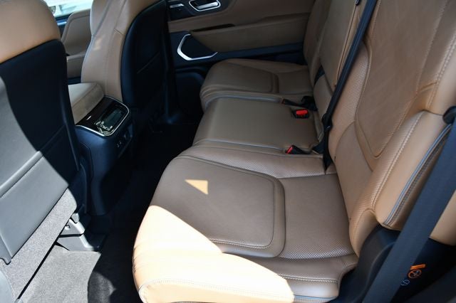 2027 INFINITI QX80 Luxe 4WD