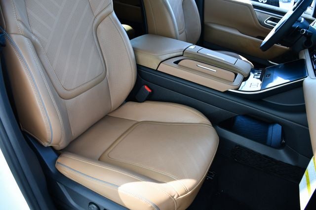 2027 INFINITI QX80 Luxe 4WD