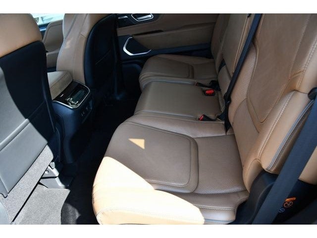 2027 INFINITI QX80 Luxe 4WD