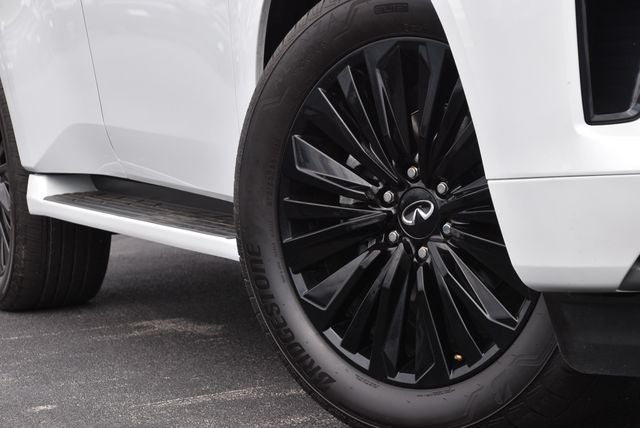 2025 INFINITI QX80 Sensory 4WD