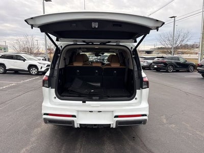 2025 INFINITI QX80 Sensory 4WD