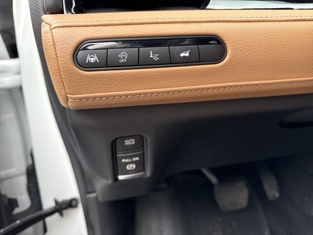 2025 INFINITI QX80 Sensory 4WD