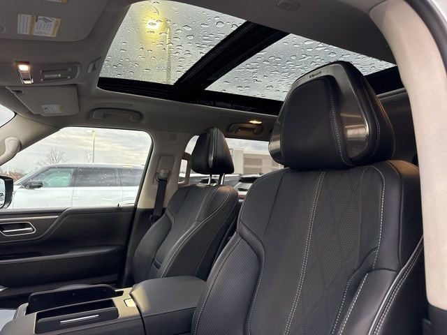 2025 INFINITI QX80 Sensory 4WD