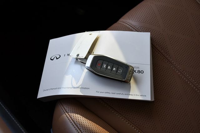 2025 INFINITI QX80 Sensory 4WD