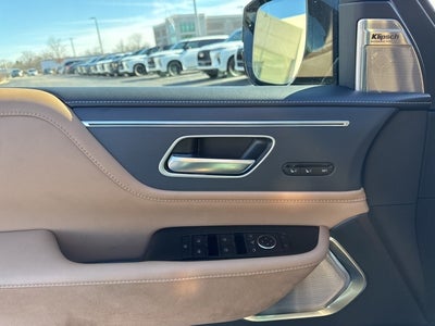 2025 INFINITI QX80 Sensory 4WD