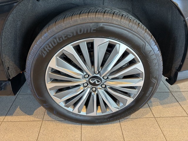 2025 INFINITI QX80 Sensory 4WD